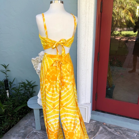 2 piece yellow halter & wrap pants.  New Size M - Picture 2 of 4